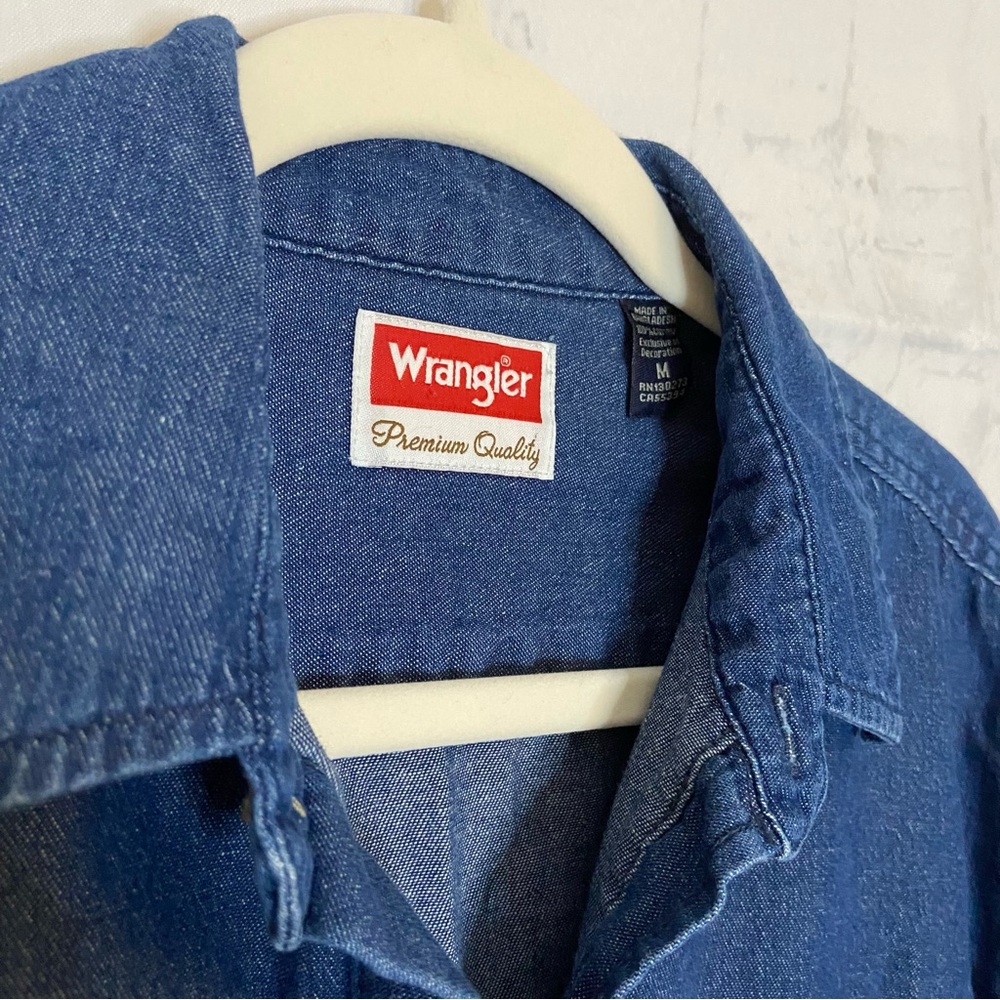 Wrangler Denim Button Down Shirt Size M - Picture 2 of 4
